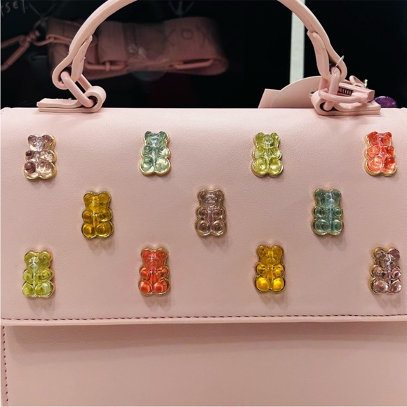 🆕🧸Betsey Johnson Gummy Bear Convertible Blush Handbag With Charm NWT - Picture 7 of 12